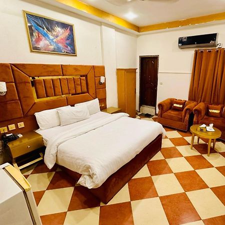 Fiesta Inn Hotel & Resorts Мултан Экстерьер фото